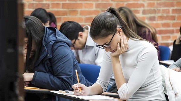 50 becas para cursos en innovación educativa y programas para mujeres rurales