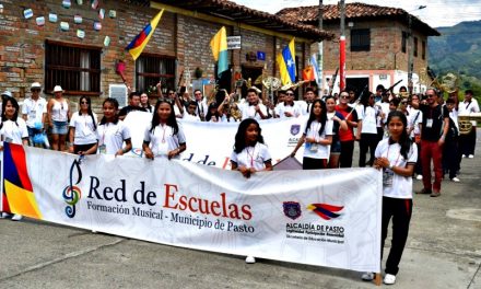 Red De Escuelas Invitada al Carnaval de Guaranda-Ecuador